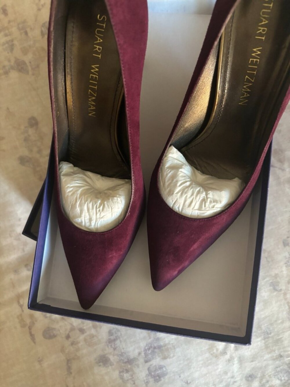 STUART WEITZMAN burgundy suede pointed toe heels - Picture 2 of 8